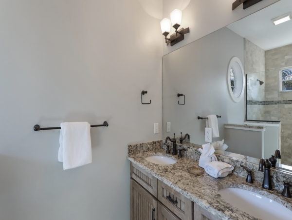Six Bedroom Luxury Vacation Rental Anna Maria with Pool